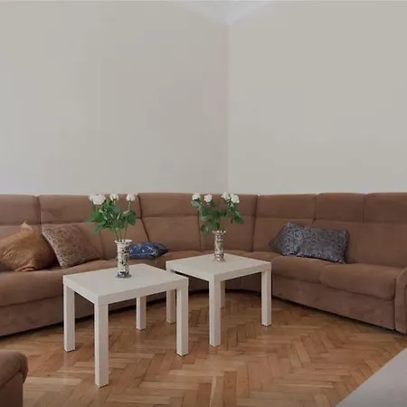 Julia 3 أوديسا